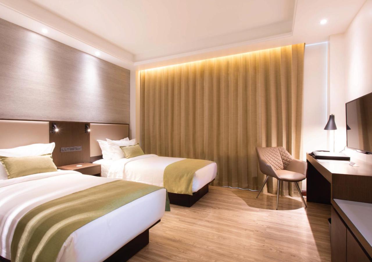 The Marison Hotel Legazpi Bagian luar foto